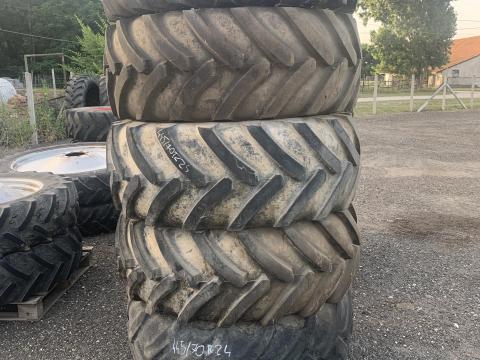 Eladó 5db teherautó vagy pótkocsi kerék felnivel,  445/70R24 gumikkal Eladó 5db teherautó vagy pótkocsi kerék felnivel,  445/70R24 gumikkal