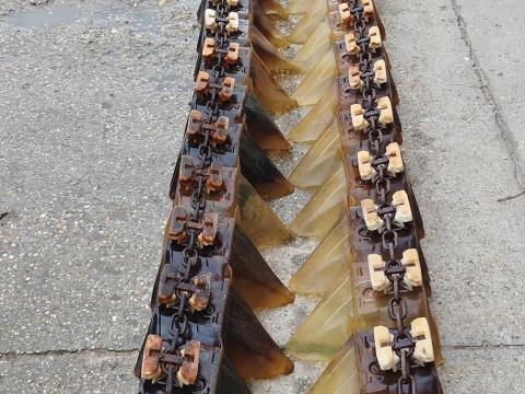 Eladó Braud kisméretű szüretelőgép felhordó serlegek Eladó Braud kisméretű szüretelőgép felhordó serlegek