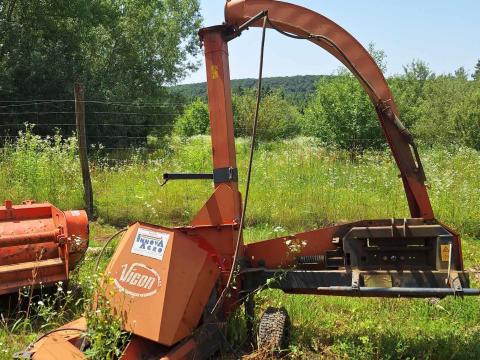 Eladó kétsoros Vicon silózó Eladó kétsoros Vicon silózó