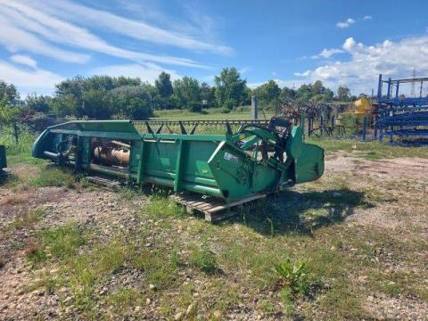 John Deere 622R vágóasztal John Deere 622R vágóasztal