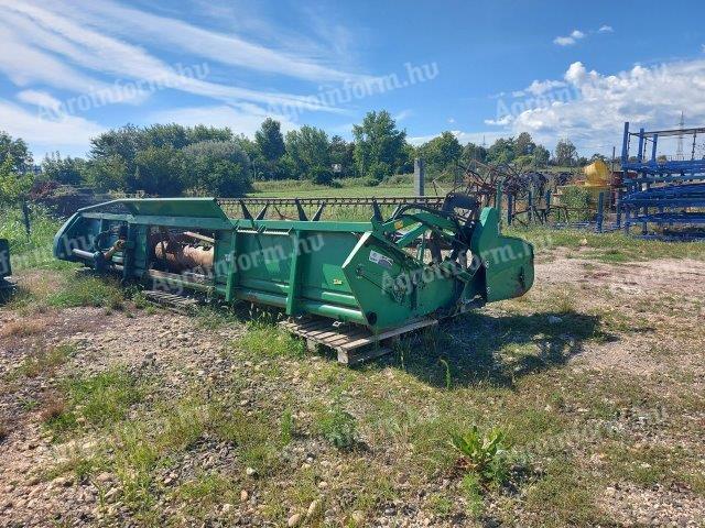 John Deere 622R vágóasztal