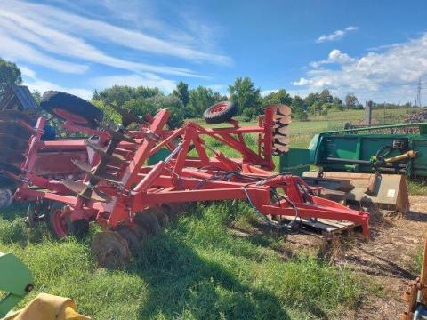 IH 6200 tárcsa új csapágyakkal, szép állapotban, sérülésmentesen IH 6200 tárcsa új csapágyakkal, szép állapotban, sérülésmentesen