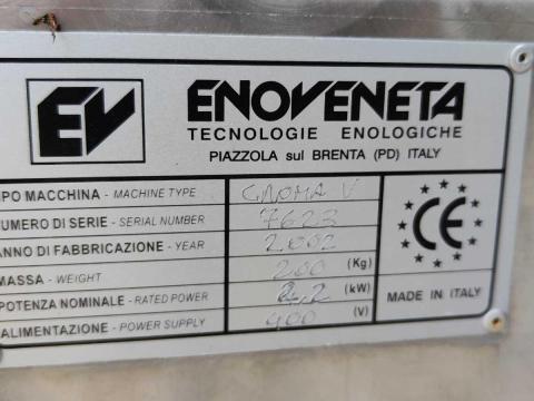 Enaoveleta szőlőbogyózó Enaoveleta szőlőbogyózó