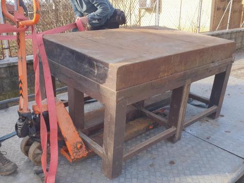 Vastag vas munkapad satu műhely egyengető hegesztő kovács asztal Vastag vas munkapad satu műhely egyengető hegesztő kovács asztal