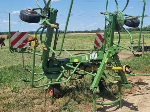 Krone KW5.52 rendterítő eladó Krone KW5.52 rendterítő eladó