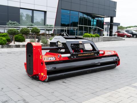 Remet F2 300 Szárzúzó - 2.25kg/kalapács! Mindent is lezúz!! Remet F2 300 Szárzúzó - 2.25kg/kalapács! Mindent is lezúz!!