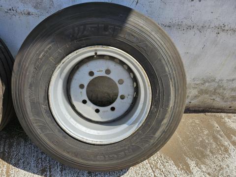 Eladó HW 6011 és HW 8011 pótkocsi kerék,  kamion kerék 385/65R22.5 új felnivel (8 lyukas)