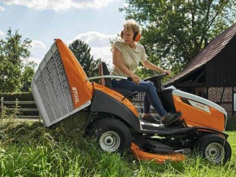 STIHL RT 6127.1 ZL Fűnyíró traktor STIHL RT 6127.1 ZL Fűnyíró traktor