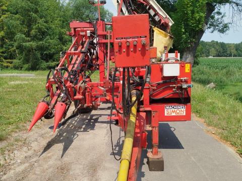 Eladó kiváló állapotú,  1999-es évjáratú SIMON T 1 CMR/S vontatott sárgarépa felszedő Eladó kiváló állapotú,  1999-es évjáratú SIMON T 1 CMR/S vontatott sárgarépa felszedő