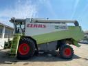 Claas Lexion 440 kombájn gabonaasztallal,  vágóasztalszállító kocsival