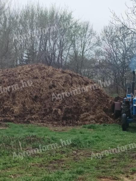 Vegyes szalmás trágya eladó – ló, marha, birka