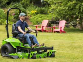 Mean Green Nemesis elektromos helyben megforduló zero-turn fűnyíró