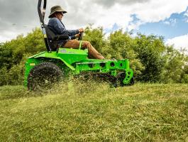 Mean Green Rival elektromos helyben megforduló zero-turn fűnyíró