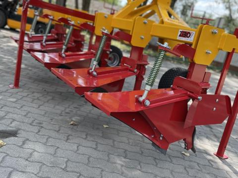 ZIBO 4 soros bakháthúzó/gerincformázó raktárkészletről ZIBO 4 soros bakháthúzó/gerincformázó raktárkészletről