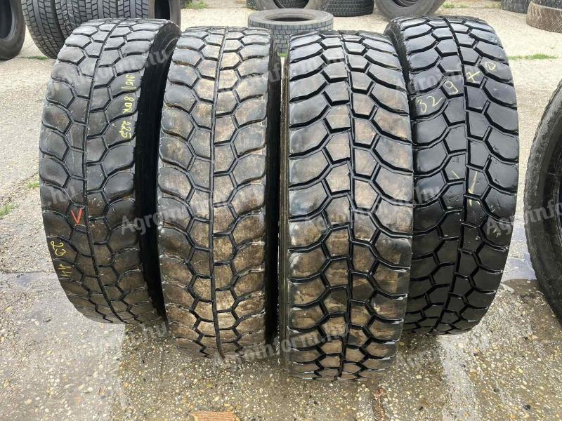 315/80R22,5 használt teherautó-abroncsok garnitúrában