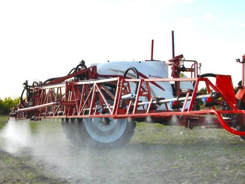 Kertitox BASICLINE 3000/20 vontatott szántóföldi permetezőgép ISOBUS vezérléssel Kertitox BASICLINE 3000/20 vontatott szántóföldi permetezőgép ISOBUS vezérléssel