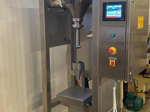 Por, liszt töltő csigás félatomata csomagoló gép Por, liszt töltő csigás félatomata csomagoló gép