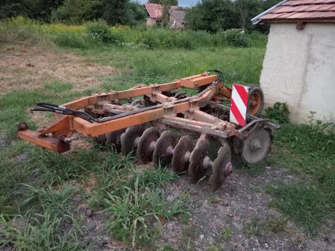 Eladó V tárcsa Eladó V tárcsa