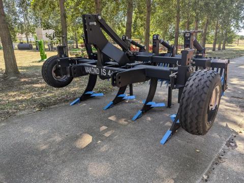 Sasform Vakond IS 4+1 talajlazító eladó – professzionális talajművelő gép Sasform Vakond IS 4+1 talajlazító eladó – professzionális talajművelő gép