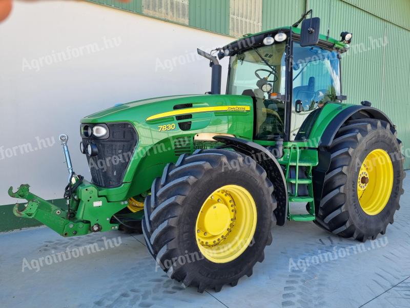 John Deere 7830