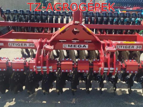 STRUMYK TIGER MEGA-3, 0 m függesztett rövidtárcsa,  ékgyűrűs hengerrel,  120 cm sortávolsággal STRUMYK TIGER MEGA-3, 0 m függesztett rövidtárcsa,  ékgyűrűs hengerrel,  120 cm sortávolsággal