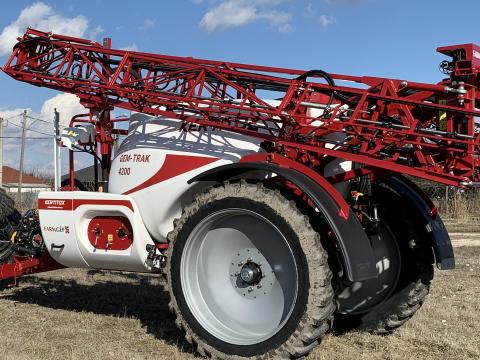 Kertitox GEMTRAK 4200/28 szántóföldi precíziós permetezőgép ISOBUS - NYOMKÖVETŐ - LÉGRUGÓ Kertitox GEMTRAK 4200/28 szántóföldi precíziós permetezőgép ISOBUS - NYOMKÖVETŐ - LÉGRUGÓ