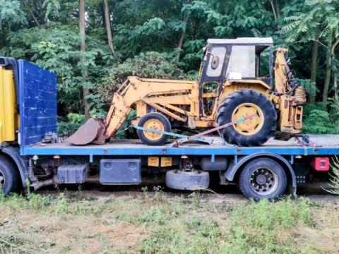 Gépszállítás,  traktor,  építőipari nehézgépszállítás,  kombájn,  tartály,  bála,  országos Gépszállítás,  traktor,  építőipari nehézgépszállítás,  kombájn,  tartály,  bála,  országos