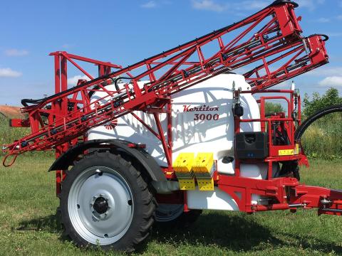 Kertitox ECO LINE 3000/18 vontatott szántóföldi permetezőgép sebességarányos kijuttatással Kertitox ECO LINE 3000/18 vontatott szántóföldi permetezőgép sebességarányos kijuttatással