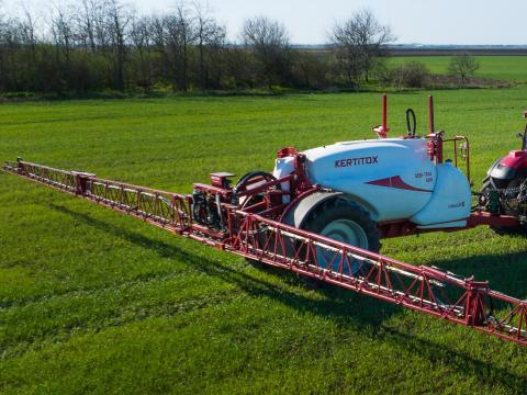 Kertitox GEMTRAK 6000/30 szántóföldi precíziós permetezőgép - ISOBUS-NYOMKÖVETŐ-LÉGRUGÓ Kertitox GEMTRAK 6000/30 szántóföldi precíziós permetezőgép - ISOBUS-NYOMKÖVETŐ-LÉGRUGÓ