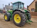 John Deere 8220