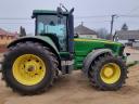 John Deere 8220