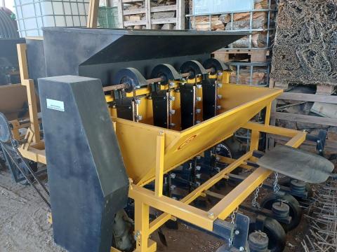 Fokhagyma vetőgép Fokhagyma vetőgép