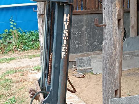 Emelővillára szerelt konténer eladó Emelővillára szerelt konténer eladó