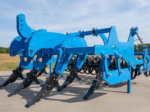 Talajlazító 7 késes ékgyűrűs rögtörővel Talajlazító 7 késes ékgyűrűs rögtörővel