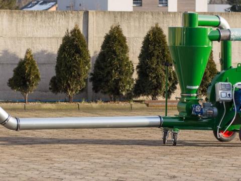 M-ROL Pneumatikus gabona átemelő 15 kW M-ROL Pneumatikus gabona átemelő 15 kW