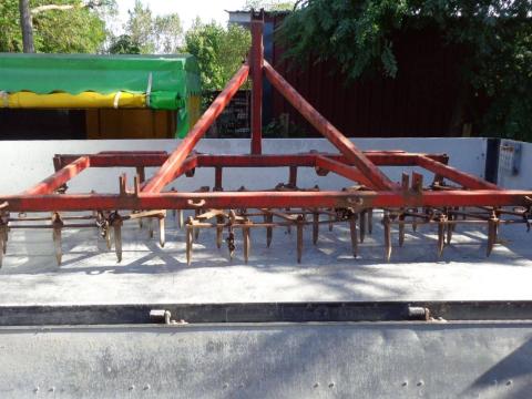 Borona fogas, függesztett, háromlevelű Borona fogas, függesztett, háromlevelű