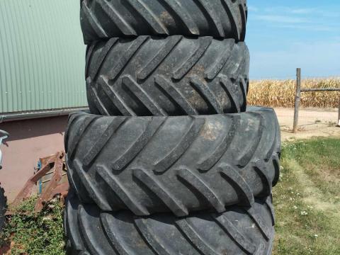 600/70R30 és 710/70R42 típusú Michelin gumi eladó 600/70R30 és 710/70R42 típusú Michelin gumi eladó