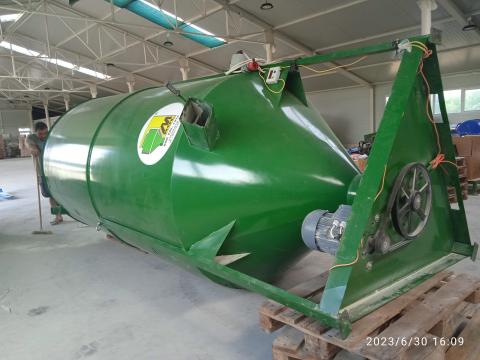 M-ROL 10 mázsás takarmánykeverő, darálóval, mérleggel M-ROL 10 mázsás takarmánykeverő, darálóval, mérleggel