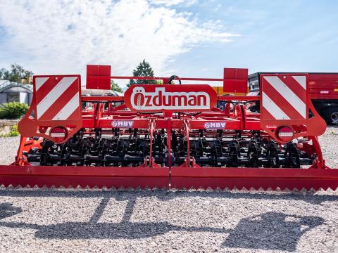 Özduman Vibcom | Magágykészítő | 3 m | Dupla Crosskill henger | Készletről