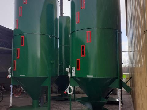 M-ROL Takarmánykeverő 4000 kg,  betöltő garattal M-ROL Takarmánykeverő 4000 kg,  betöltő garattal