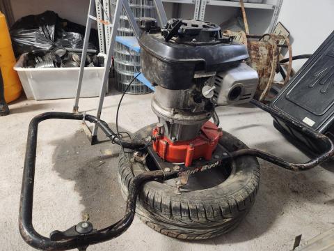 Blue Bird 4 személyes gödörfúró Blue Bird 4 személyes gödörfúró