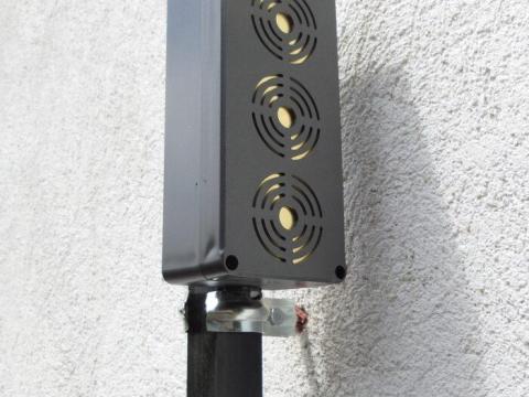 Harkályriasztó VIANO Triple akku - automatikus frekvenciaváltó Harkályriasztó VIANO Triple akku - automatikus frekvenciaváltó