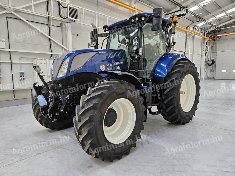 New Holland T7.225 traktor kiváló állapotban,  szinte új