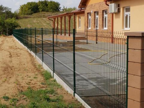 Kerítéspanel betonoszlop táblás kerítés Kerítéspanel betonoszlop táblás kerítés