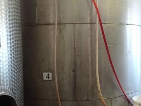 Rozsdamentes bortartály Rozsdamentes bortartály