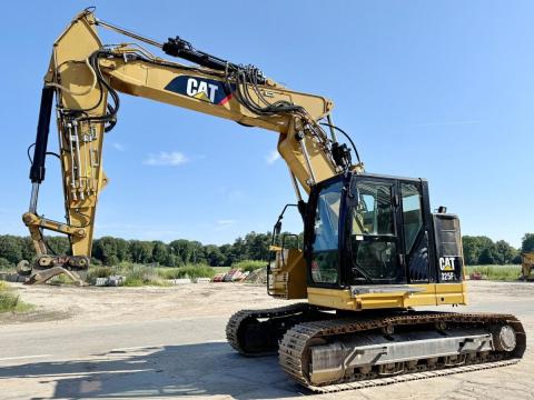 Caterpillar 325FLCR / 2016 / 4300 óra / Klíma / Lízing 20%-tól Caterpillar 325FLCR / 2016 / 4300 óra / Klíma / Lízing 20%-tól