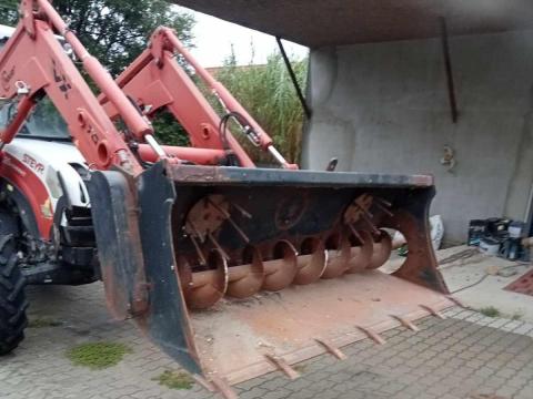 Eladó silókiosztó kanál Eladó silókiosztó kanál