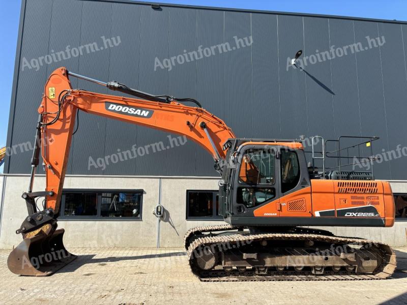 Doosan DX225LC-5 / 2018 / 4000 óra / Lízing 20%-tól