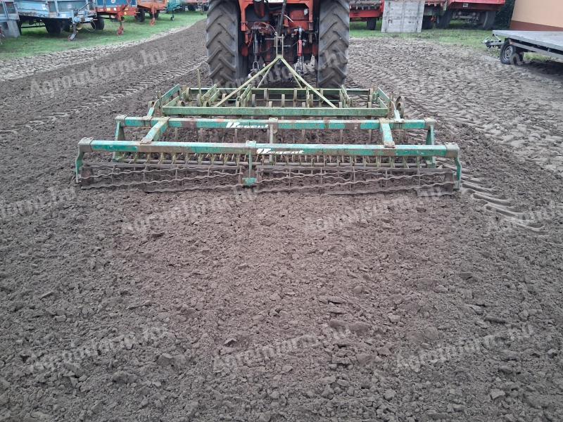 Nagy rugókapás kombinátór 300 cm széles 3 sor rögtörővel