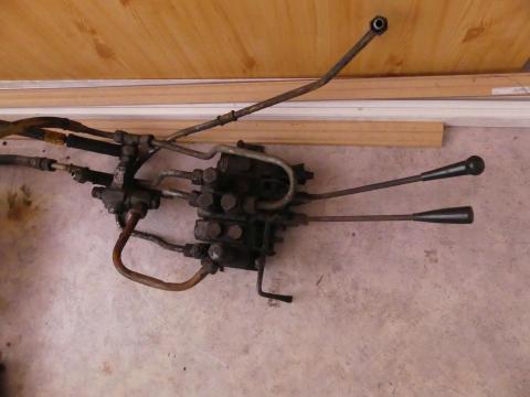 Hidraulikus vezérlő tömb Hidraulikus vezérlő tömb